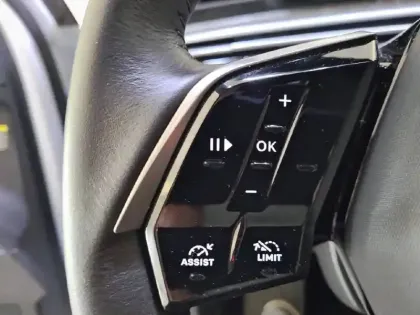 Photo 91 Peugeot 3008  Hybrid 136 e-DCS6