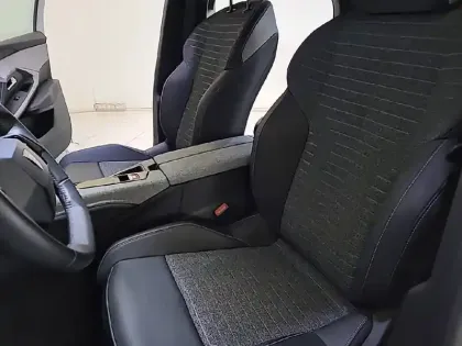 Photo 42 Peugeot 3008  Hybrid 136 e-DCS6