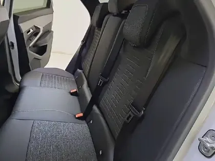 Photo 43 Peugeot 3008  Hybrid 136 e-DCS6