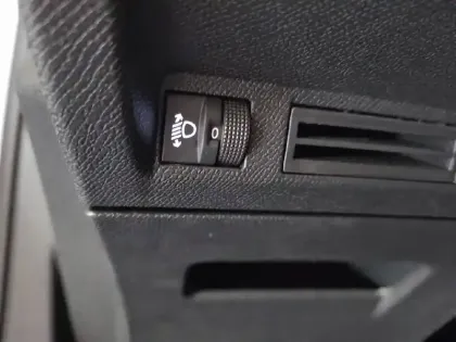 Photo 93 Peugeot 3008  Hybrid 136 e-DCS6