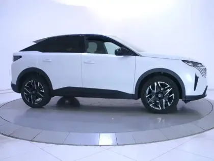 Photo 35 Peugeot 3008  Hybrid 136 e-DCS6