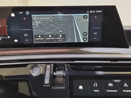 Photo 82 Peugeot 3008  Hybrid 136 e-DCS6