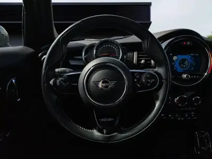 Photo 12 Mini Mini Hatch 5 Portes Cooper S 192 ch BVA7