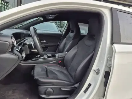 Photo 10 Mercedes Classe A  200 7G-DCT