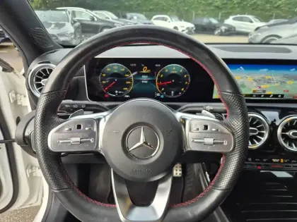 Photo 12 Mercedes Classe A  200 7G-DCT