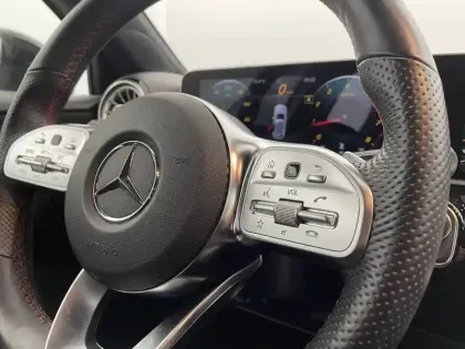 Photo 23 Mercedes Classe A  200 7G-DCT