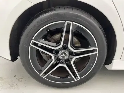 Photo 82 Mercedes Classe A  200 7G-DCT