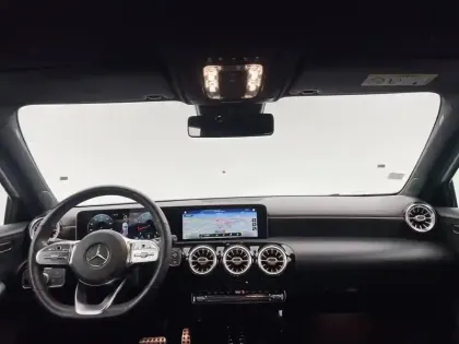 Photo 93 Mercedes Classe A  200 7G-DCT