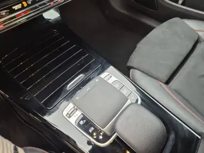 Photo 17 Mercedes Classe A  200 7G-DCT