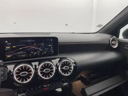 Photo 88 Mercedes Classe A  200 7G-DCT