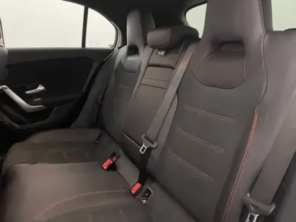 Photo 15 Mercedes Classe A  200 7G-DCT