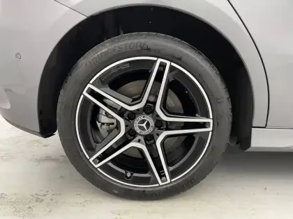 Photo 12 Mercedes Classe A  250 e Hybrid EQ 8G-DCT