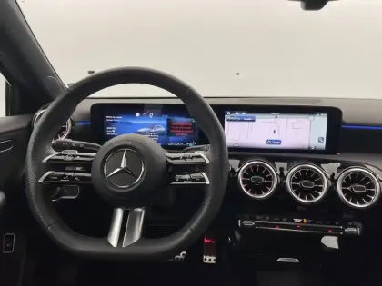 Photo 21 Mercedes Classe A  250 e Hybrid EQ 8G-DCT