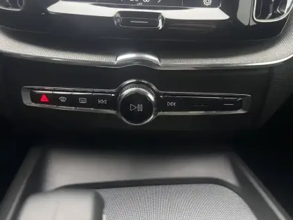 Photo 11 Volvo Xc60  T6 AWD Hybride rechargeable 253 ch+145 ch Geartronic 8