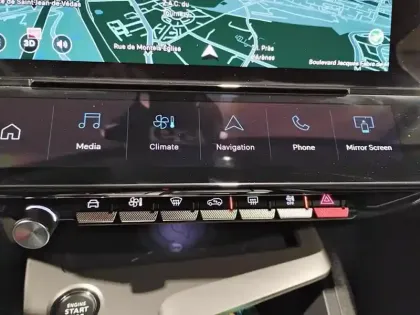 Photo 12 Peugeot 308  SW Hybrid 145 e-DCS6 Allure