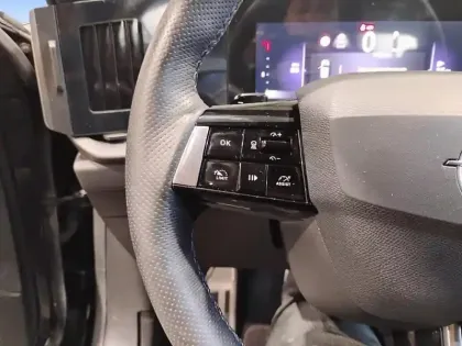 Photo 18 Opel Astra  1.2 Turbo 130 ch BVA8 GS