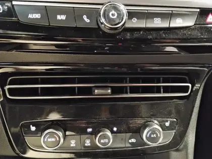 Photo 12 Opel Mokka  Electrique 136 ch & Batterie 50 kWh Ultimate