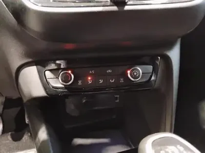 Photo 12 Opel Corsa  1.2 Turbo 100 ch BVM6 Edition