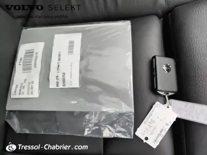 Photo 20 Volvo V60  B4 197 ch DCT7 Ultra Style Dark
