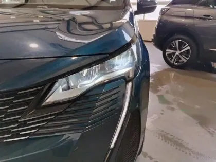 Photo 13 Peugeot 5008  PureTech 130ch S&S EAT8 Allure Pack