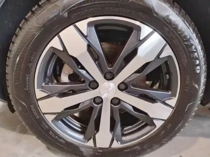 Photo 14 Peugeot 5008  PureTech 130ch S&S EAT8 Allure Pack