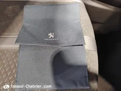 Photo 15 Peugeot 2008  PureTech 130 S&S EAT8 Allure