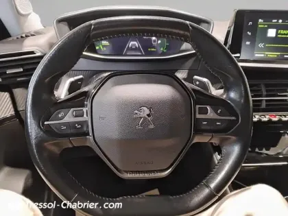 Photo 11 Peugeot 2008  PureTech 130 S&S EAT8 Allure