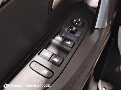 Photo 19 Peugeot 2008  PureTech 130 S&S EAT8 Allure