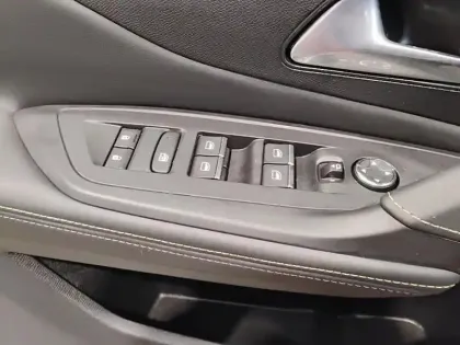 Photo 19 Peugeot 308  BlueHDi 130ch S&S EAT8 GT Pack