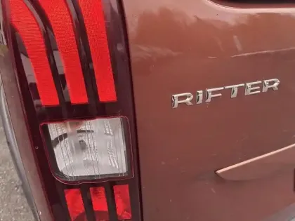 Photo 6 Peugeot Rifter  Long BlueHDi 100 BVM5 GT Line