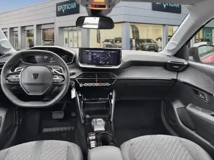 Photo 9 Peugeot 208  Hybrid 110 e-DCS6 Allure