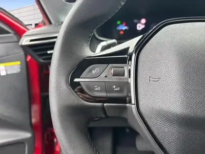 Photo 18 Peugeot 208  Hybrid 110 e-DCS6 Allure