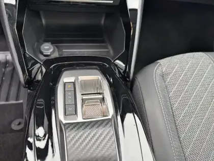 Photo 23 Peugeot 208  Hybrid 110 e-DCS6 Allure