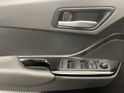 Photo 13 Toyota C-HR 1.8 Hybride 122 Edition