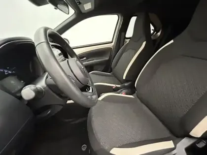 Photo 18 Toyota Aygo 1.0 S-CVT 72 Design Pack Zen + Radars AV/AR