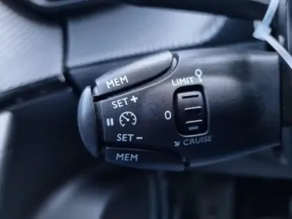 Photo 8 Peugeot 2008 II PureTech 130 S&S EAT8 ACTIVE BUSINESS