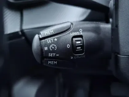 Photo 29 Peugeot 2008 II PureTech 130 S&S EAT8 ACTIVE BUSINESS