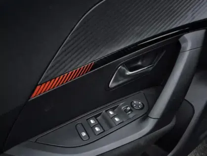 Photo 50 Peugeot 2008 II PureTech 130 S&S EAT8 ACTIVE BUSINESS