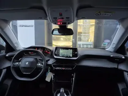 Photo 38 Peugeot 2008 II PureTech 130 S&S EAT8 ACTIVE BUSINESS