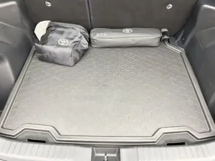 Photo 9 Toyota Yaris 1.5 HYBRID 116H DYNAMIC