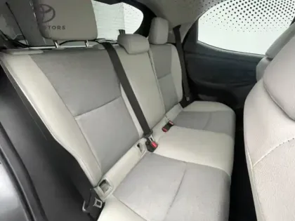 Photo 19 Toyota Yaris Hybride 116h Iconic