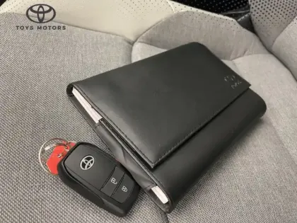 Photo 22 Toyota Yaris Hybride 116h Iconic