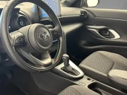 Photo 8 Toyota Yaris 1.5 HYBRID 116H DESIGN