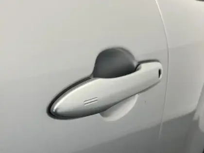 Photo 5 Toyota Yaris 1.5 HYBRID 116H DESIGN