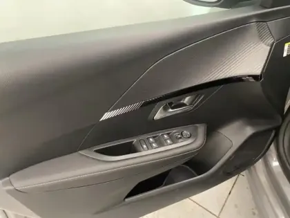 Photo 7 Peugeot 208  e- 136ch Style