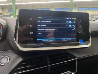 Photo 14 Peugeot 208  e- 136ch Style