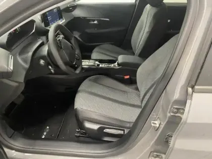 Photo 9 Peugeot 208  e- 136ch Style