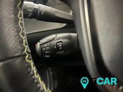 Photo 14 Peugeot 2008  e- 136ch GT
