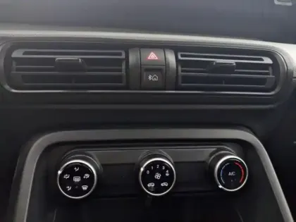 Photo 14 Citroën C3  1.2 Turbo 100ch YOU