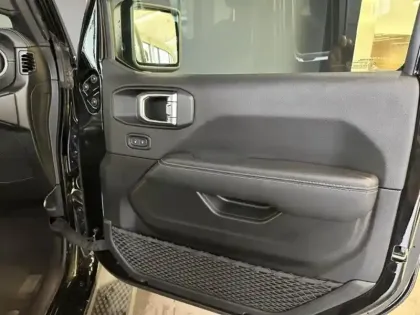 Photo 7 Jeep Wrangler  Unlimited 2.0 T 380ch 4xe Sahara Command-Trac MY23